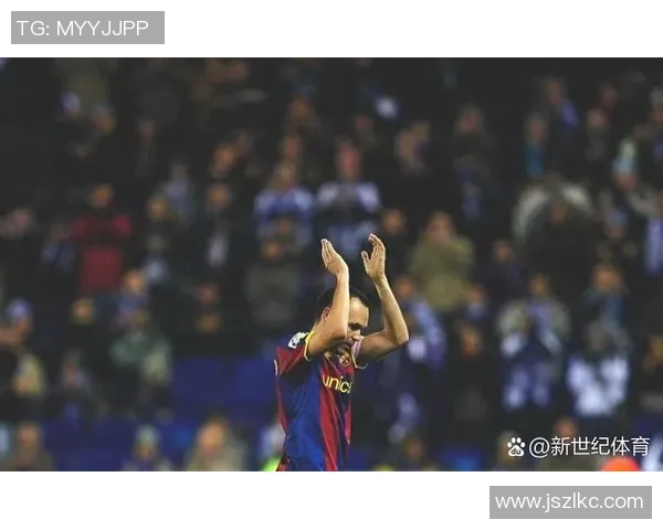 低调却闪耀的足球明星背后的故事与成就揭秘